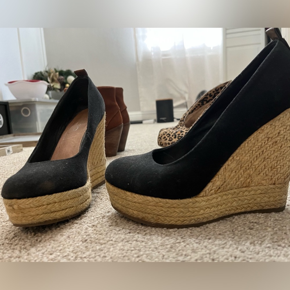 Also shoes size 37
